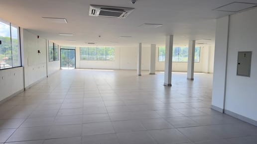 Depósito En Alquiler – Amplio, Climatizado Y De Dos Plantas