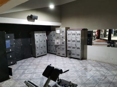 EDIFICIO CON GALPON EN ALQUILER