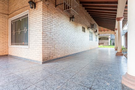 EN VENTA CASA EN SAN LORENZO