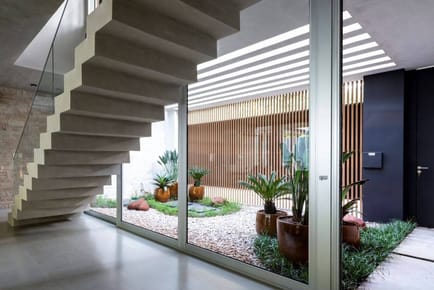 LUJOSA CASA BARRIO MBURUCUYÁ ASUNCIÓN