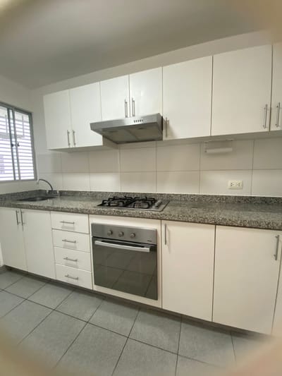 Alquilo Departamento en Pueblo Libre en Moderno Edificio