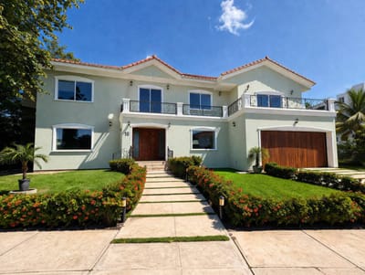 CASA EN VENTA - URUBO GARDEN