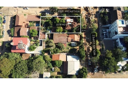 VENDO AMPLIO TERRENO EN ESQUINA SOBRE MOLAS LOPEZ CARMELITAS