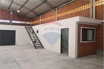 Alquiler Tinglado con oficina en Fdo.z/Sur Bo. 4 Mojones