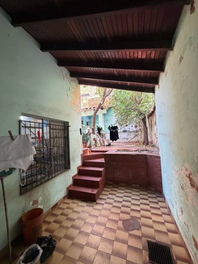 VENTA CASA CON SALON – ASUNCIÓN CENTRO