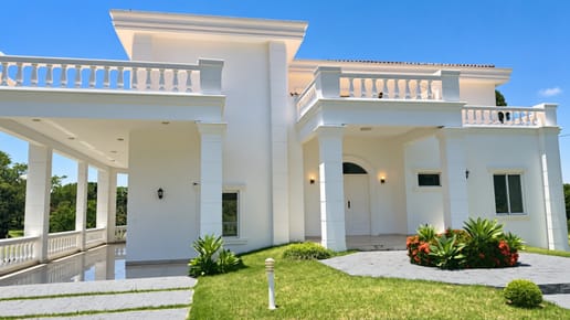 Vendo Residencia en Paraná Country Club con vista al campo de golf – 1.000 m²