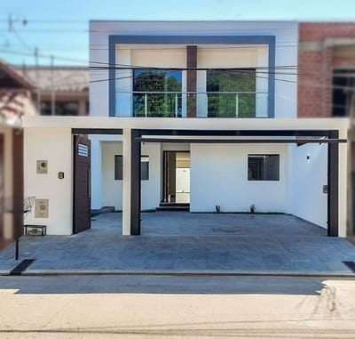 CASA EN VENTA CON 5 DORMITORIOS EN SUITE EN AV. ALEMANA