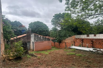 Vendo Terreno con CASA a 250m de Def. del Chaco
