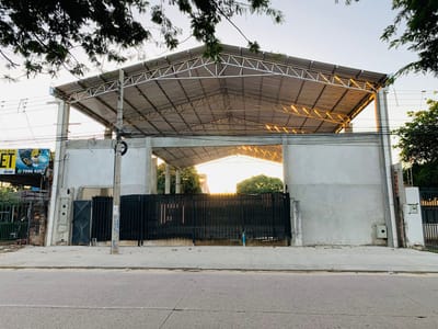 A ESTRENAR AMPLIO TINGLADO   ALEMANA 5TO. ANILLO  510 M2.
