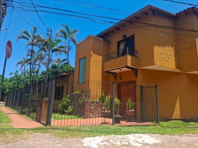 CASA EN FERNANDO DE LA MORA ZONA NORTE EN VENTA