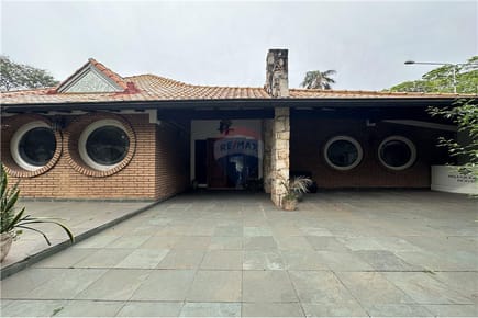 Alquilo Local comercial sobre Mariscal Lopez 