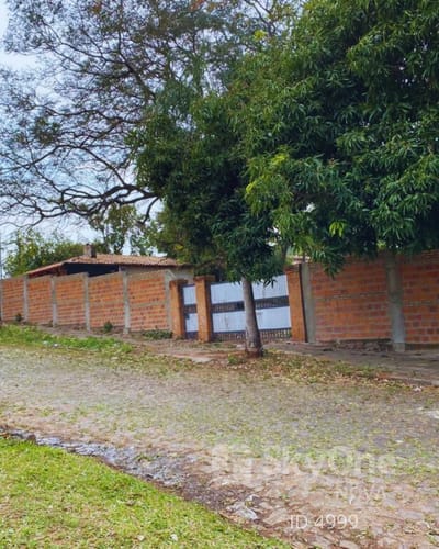 VENDO TERRENO AMURALLADO EN LAMBARE
