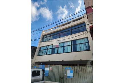 ALQUILO AMPLIO EDIFICIO COMERCIAL EN EL MERCADO 4