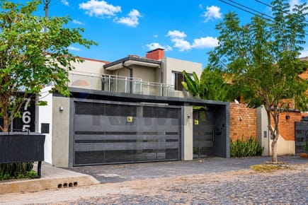 VENDO RESIDENCIA EN VILLA AURELIA A PASOS DE BOGGIANI
