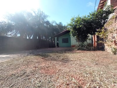Vendo terreno con casa en Ñemby