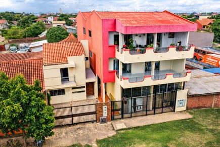Casa Comercial sobre Avenida en Venta