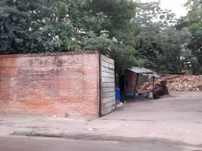 Vendo terreno con depósito sobre la calle Lombardo ID: 12219