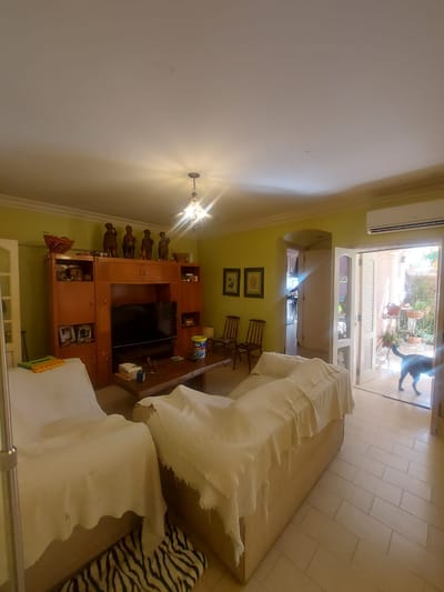 Vendo Terreno con construcción 800 mts2. Barrio Mcal. Estigarribia. COD A6