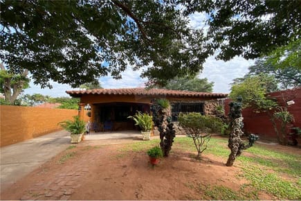RESIDENCIA S/ RIO SALADO EN BARRIO SOL DE AMERICA