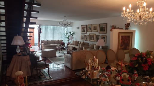 VENDO CASA EN SURCO - IMPECABLE LISTA PARA MUDARSE