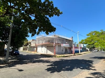 PROPIEDAD EN ESQUINA SOBRE LA AVDA. EE.UU