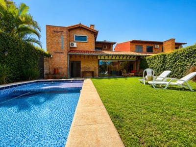 RESIDENCIA EN ALQUILER | CUARTO BARRIO – LUQUE