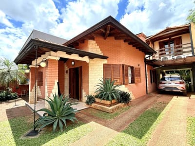 VENDO CASA DE 4 DORMITORIOA EN FERNANDO ZONA NORTE
