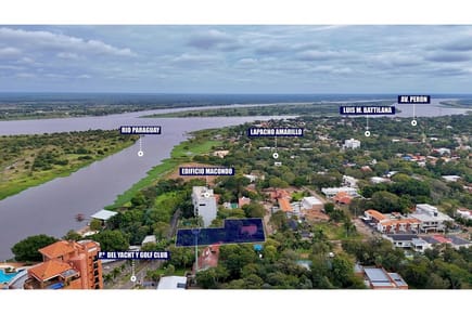 Amplia Residencia a Refaccionar o Demoler en Esquina, Lambaré