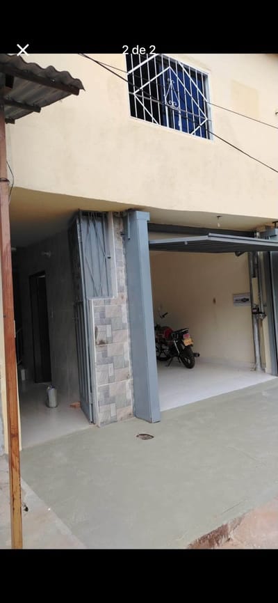 VENDO CASA DE 2 PLANTAS EN BARRIO REPUBLICANO
