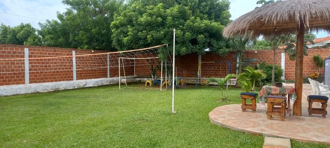 CASA QUINTA EN ESQUINA  CAÑADA SAN RAFAEL, LUQUE