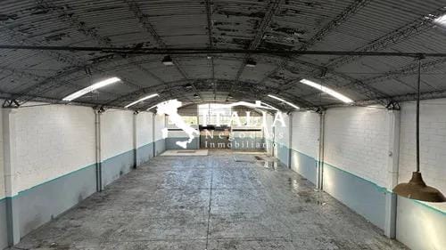 SOBRE AV. ITALIA 650 M2 TERRENO CON GALPÓN Y OFICINAS MALVIN CON RENTA