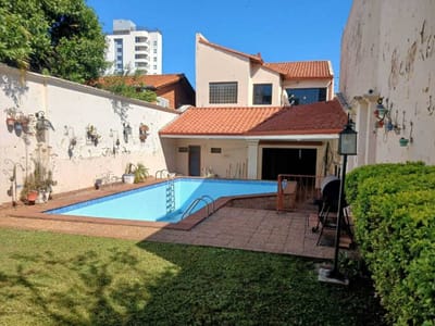 Casa en Centro de Asunción para vivienda o uso comercial