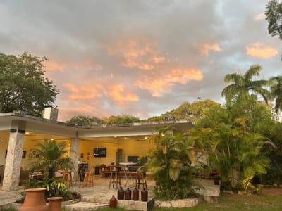A LA VENTA CASA EN INMEJORABLE ESQUINA EN EL CENTRO DE SAN BERNARDINO