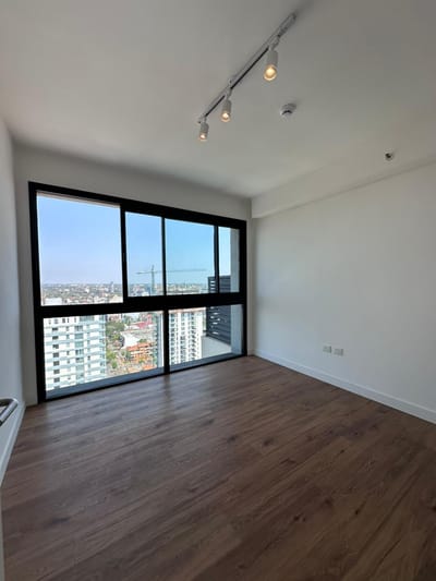 ALQUILO DEPARTAMENTO DE 3 HABITACIONES A ESTRENAR EN ZONA SHOPPING DEL SOL