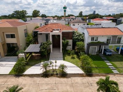 Hermosa casa moderna en Santa Cruz la Vieja – Venta 