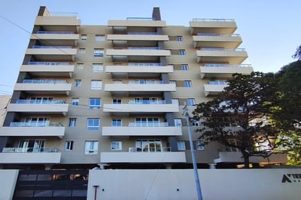 En Venta | Departamento Semiamoblado De 3 Dormitorios + área De Servicio