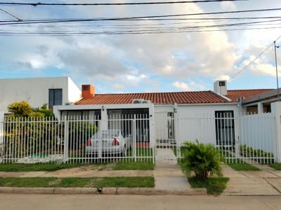 EXTRANJERA VENDE POR VIAJE CASA en Zona Norte, El Remanso 2