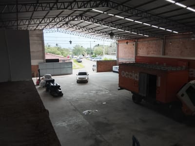 VENTA O ALQUILER DE DEPOSITO ZONA MARIANO ROQUE ALONSO