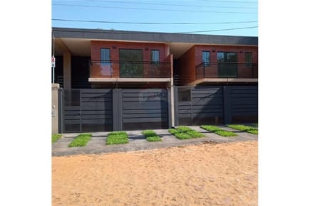 DUPLEX ESTRENAR EN LUQUE LAURELTY