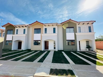 Zona Norte - Casas De 3 Dormitorios En Venta En Condominio