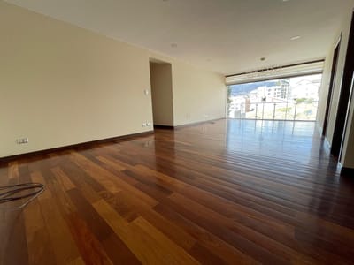 DEPARTAMENTO EN VENTA EN ALTO CALACOTO CON BALCONES