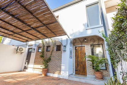 Duplex de 3 dormitorios en suite , Barrio Mburucuya