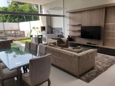 Casa Moderna pareada en venta. Amoblada y equipada. 