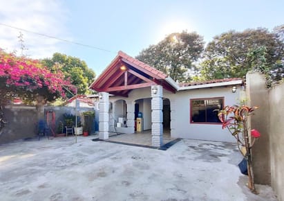 Casa 4 dormitorios en Lambaré - Cuatro Mojones, a 150m de Cacique