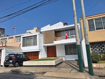 Casa De 3 Pisos En Venta – Calle Bahía, Pueblo Libre 
