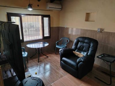 VENDO CASA CON PATIO EN ASUNCIÓN, BARRIO SAN VICENTE