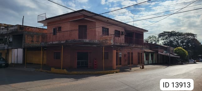 VENDO INMUEBLE EN ESQUINA A PASOS DEL MERCADO DE ABASTO