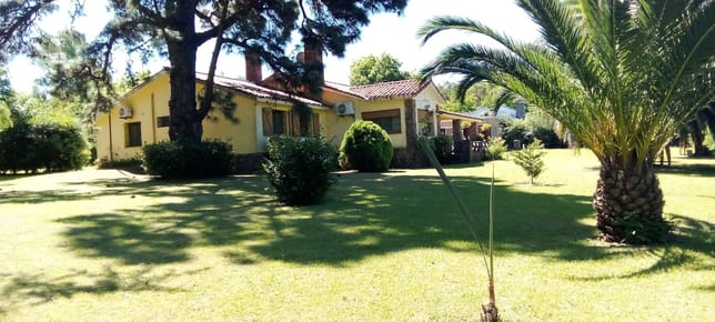 Hermoso Chalet Con Piscina Climatizada  U$ 300