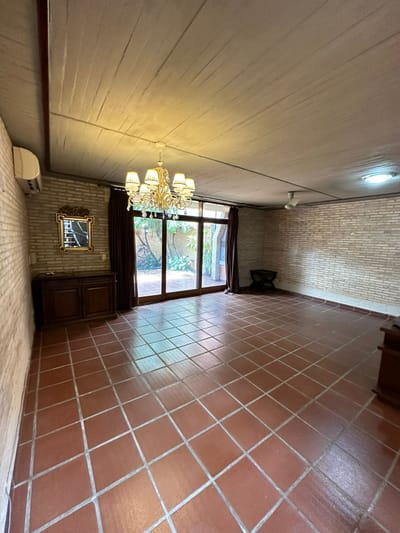 Alquilo Duplex Con Excelente Ubicación Zona Las Lomas
