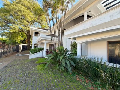 VENTA | Propiedad de gran escala en esquina – Barrio San Cristóbal